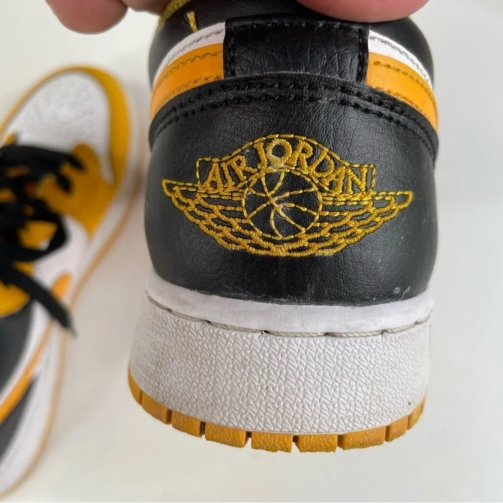 Nike‎ Air Jordan 1 Low Taxi Steelers Yellow Black White 553560-701 Size 6.5Y